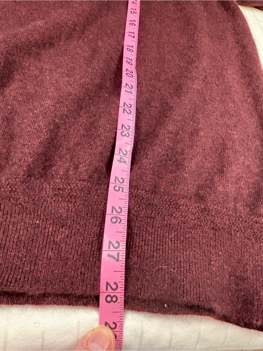 Vince Men's large V-Neck 100% cashmere Sweater in Burgundy - Picture 11 of 12